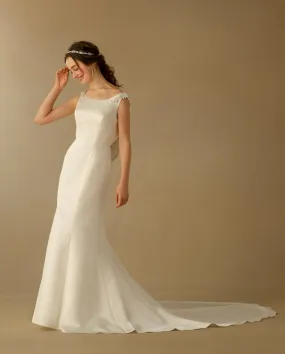 ---Mermaid wedding dress online made in satin with straps--