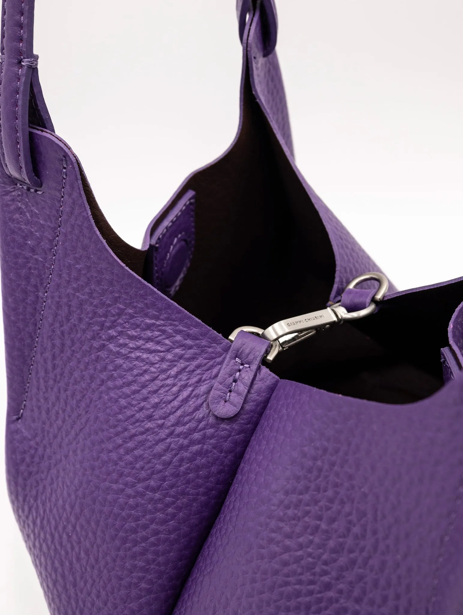 Borsa Dua Gianni Chiarini in Pelle Martellata Viola