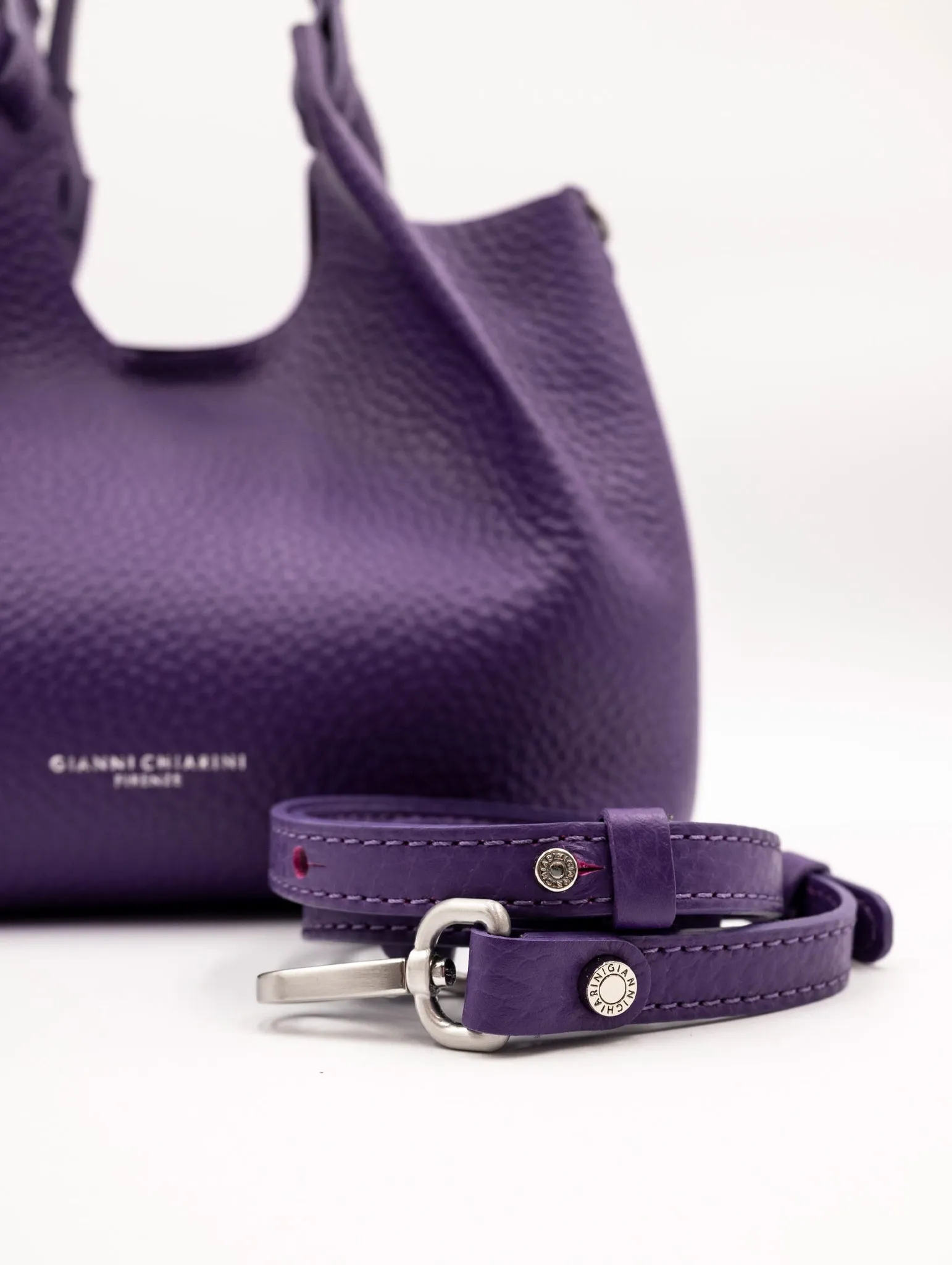 Borsa Dua Gianni Chiarini in Pelle Martellata Viola