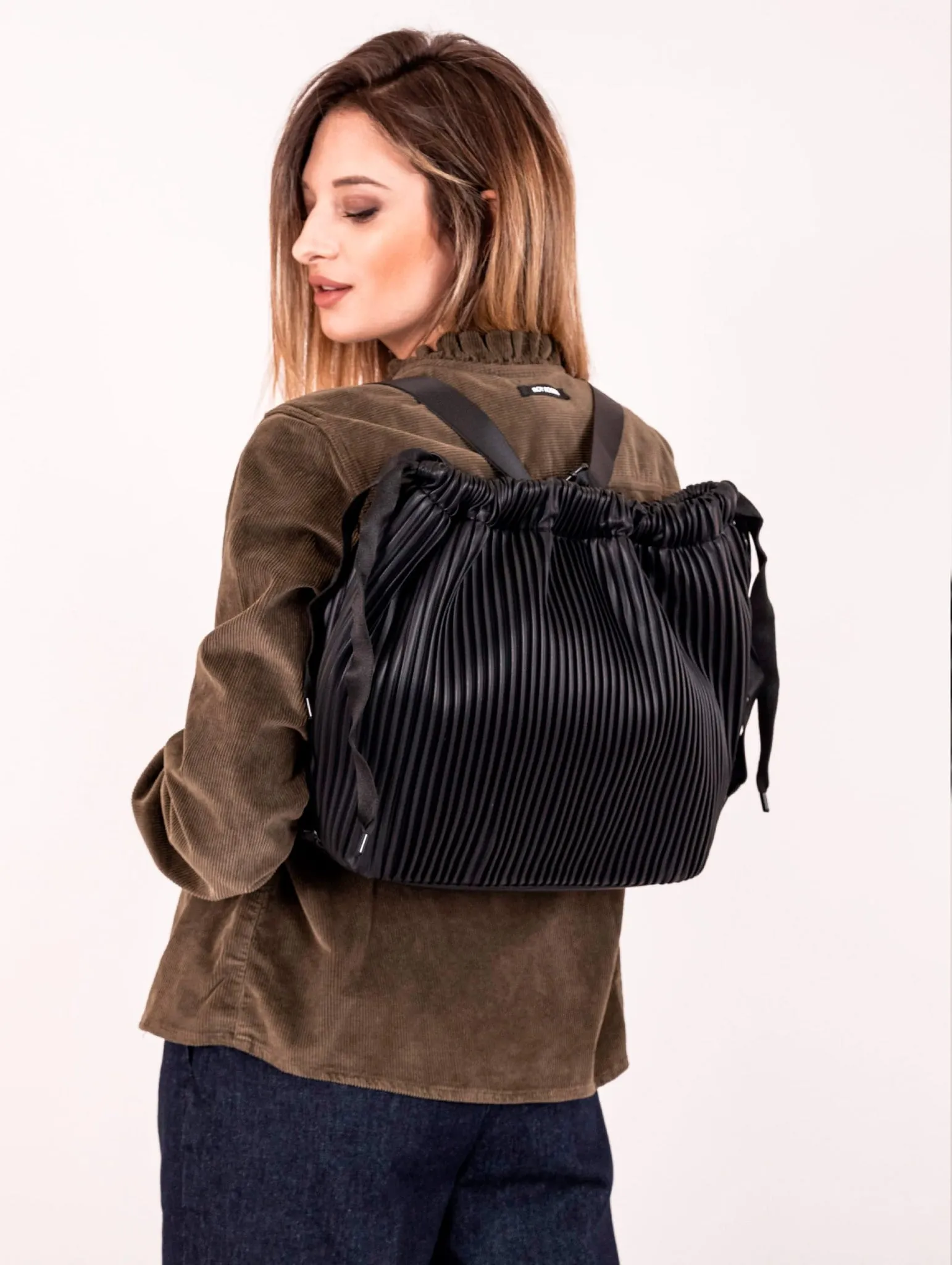 Borsa Zaino Fri-Yay in Eco Pelle Plissè Nero