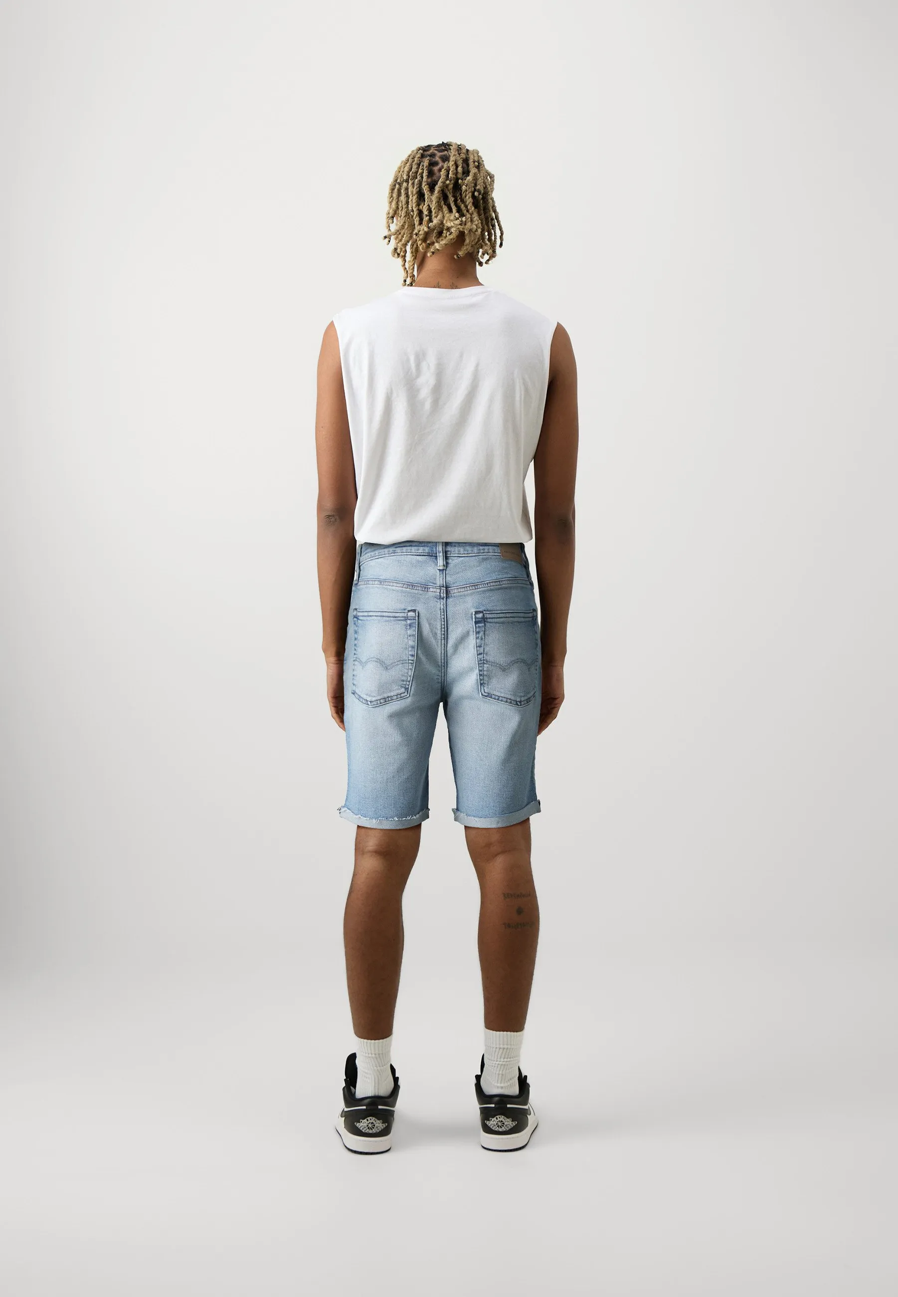 EXCLUSIVE LIGHT CLEAN CUTOFF CUT CUFF - Shorts di jeans