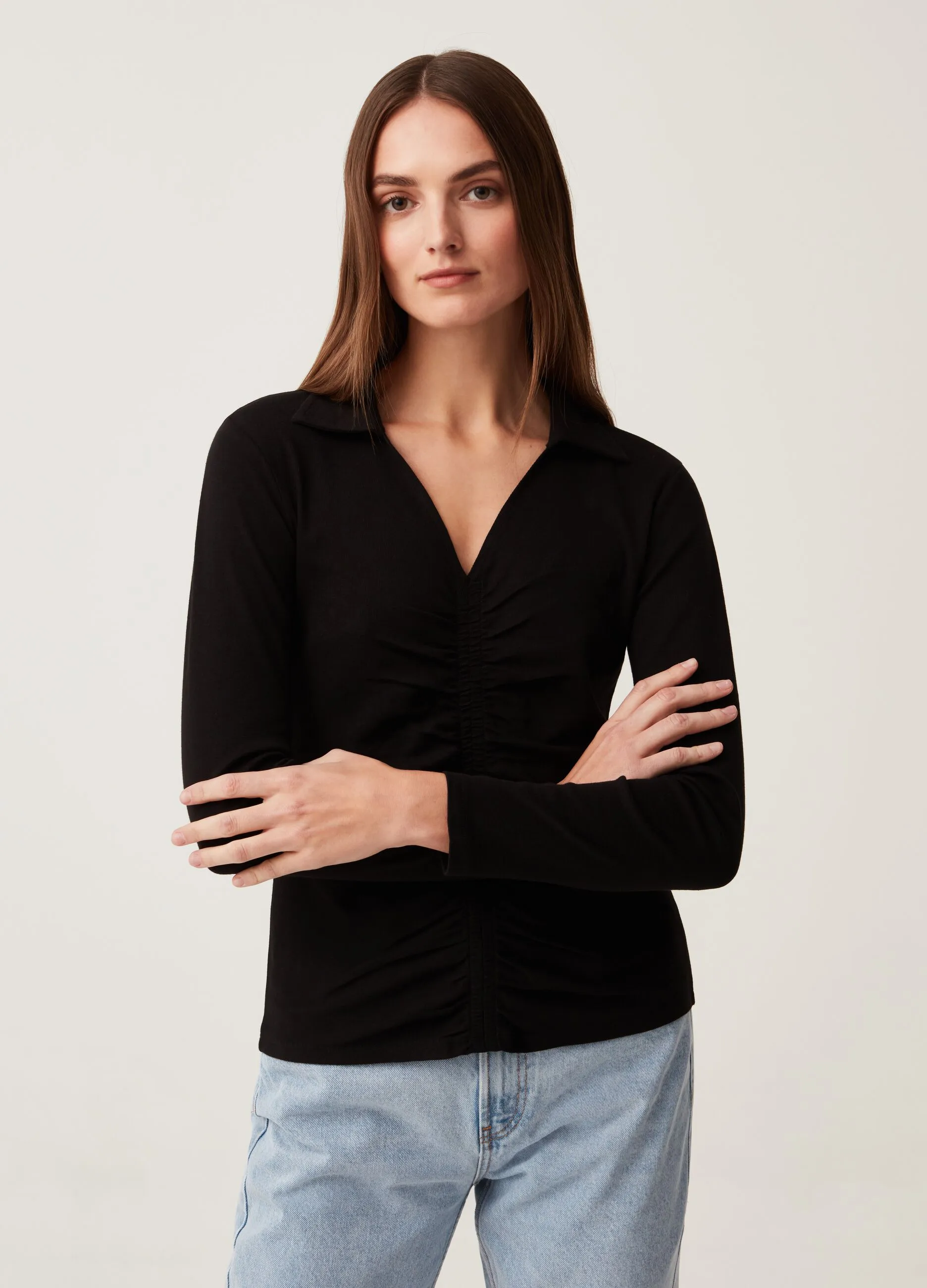 Maglia con scollo a polo e arricciatura