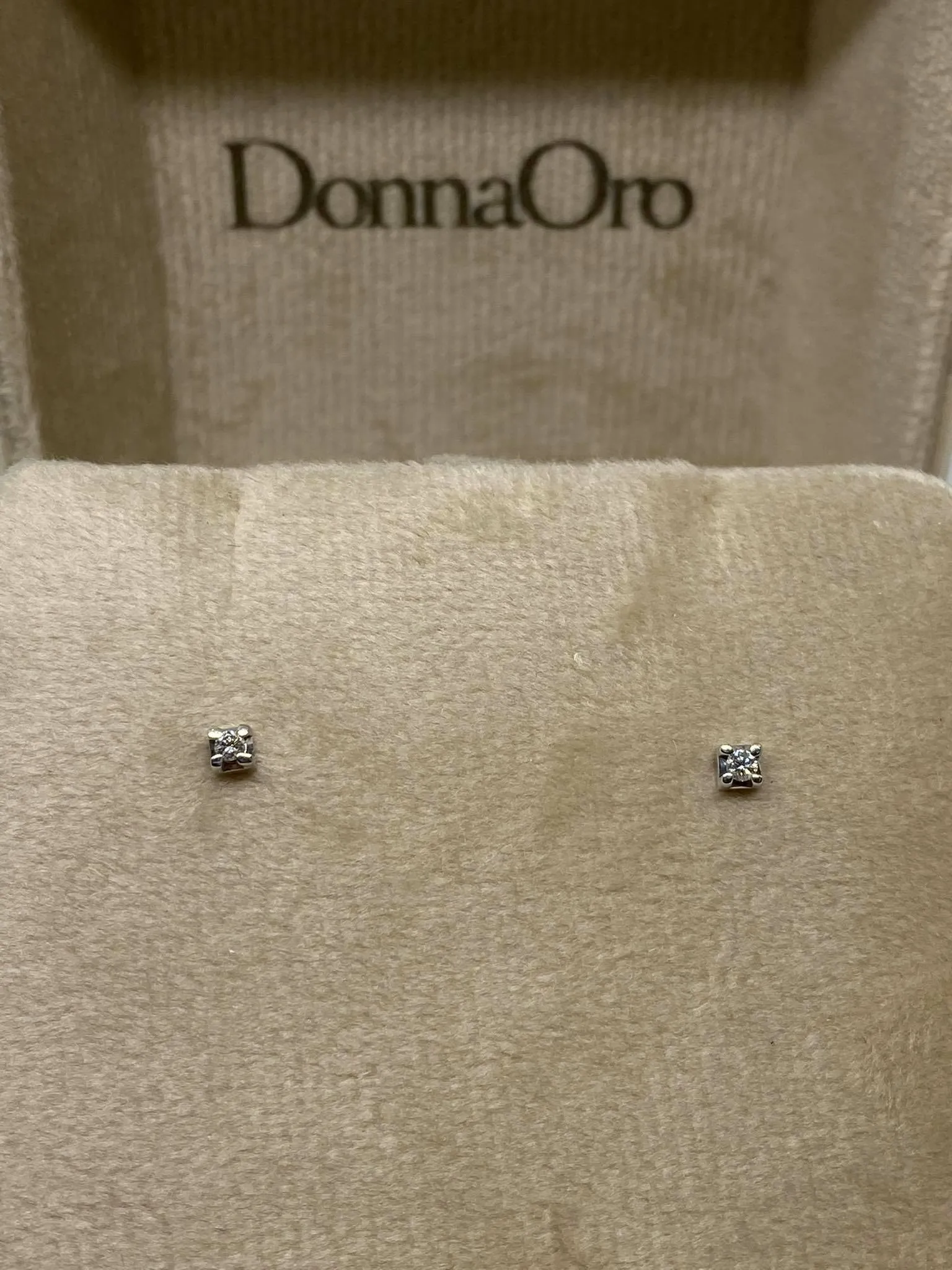 Orecchini Donna Oro Punto Luce con Brillante Ct 0.06