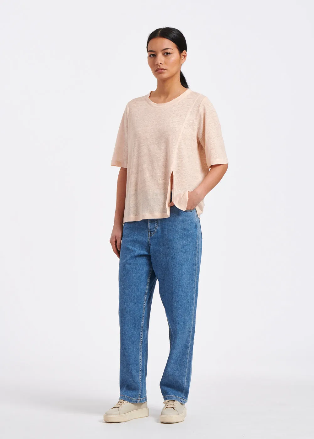 T-shirt rose clair avec découpe asymétrique en jersey lin